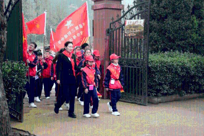 Twins蔡卓妍钟欣潼红馆演唱会:超近距离欣赏阿娇跳舞